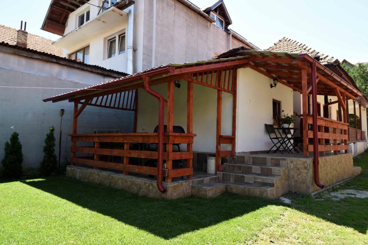 Hotel Casa Optim Călimăneşti Exterior foto