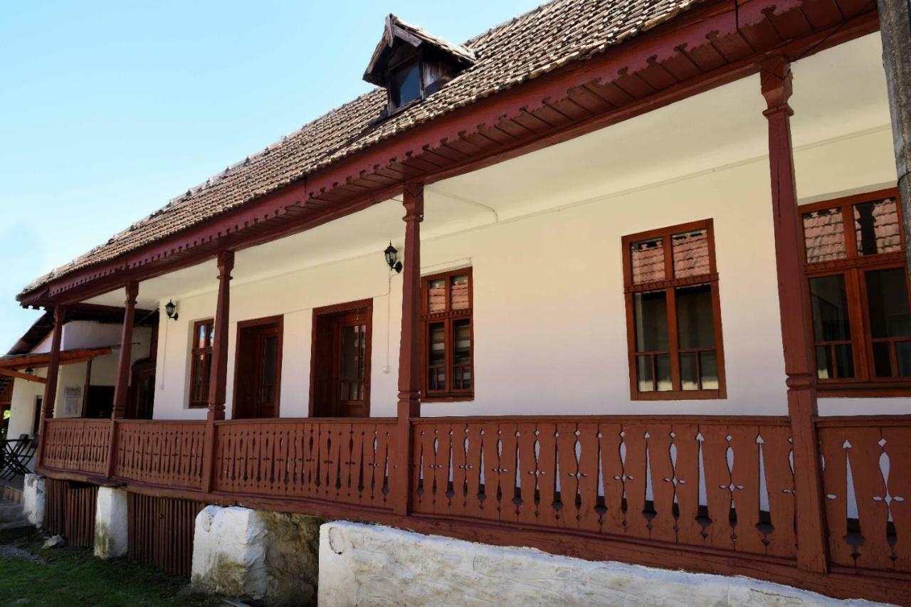 Hotel Casa Optim Călimăneşti Exterior foto