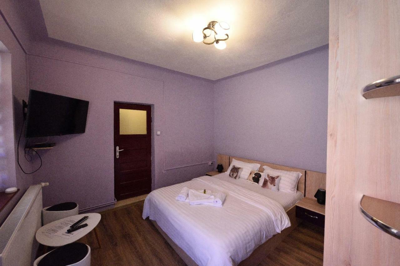 Hotel Casa Optim Călimăneşti Exterior foto
